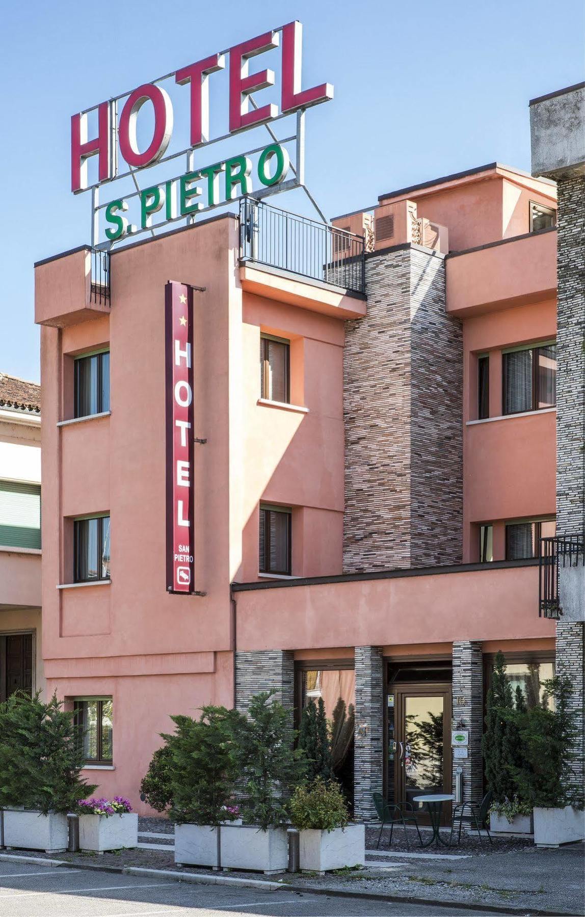 Hotel San Pietro Вилафранка ди Верона Екстериор снимка